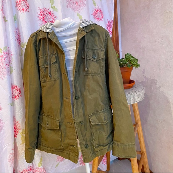 GAP ultimate fall/spring jacket olive green with striped lining - Picture 2 of 9